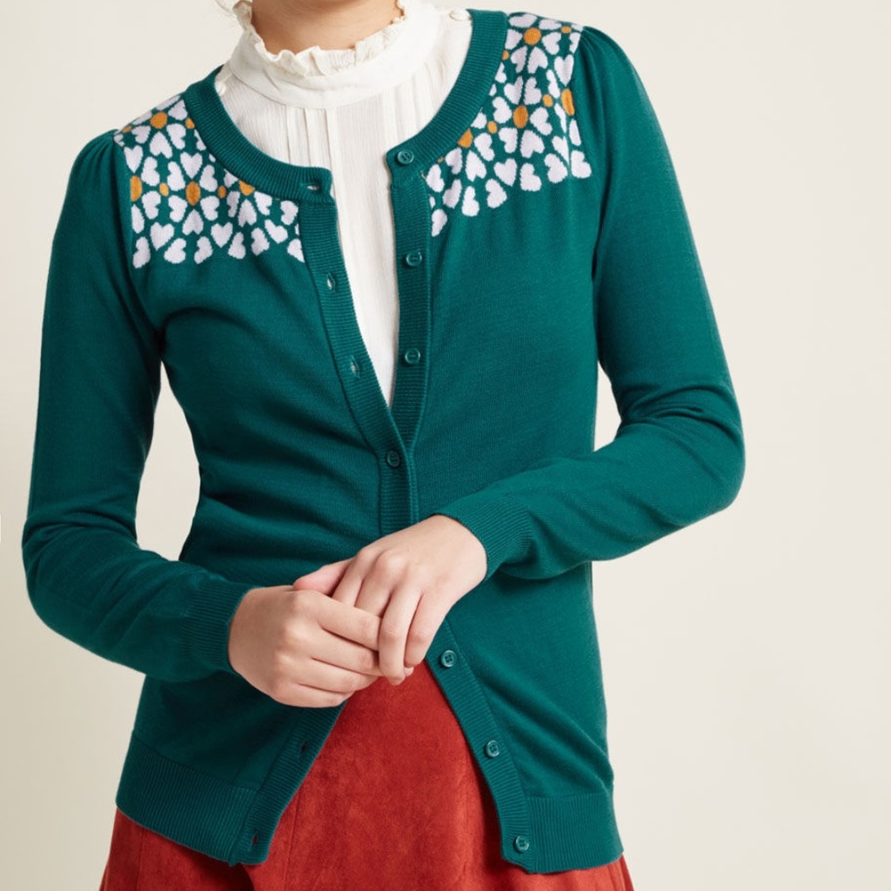 Button-Up Cardigan with Intarsia Flower Yoke NWT S